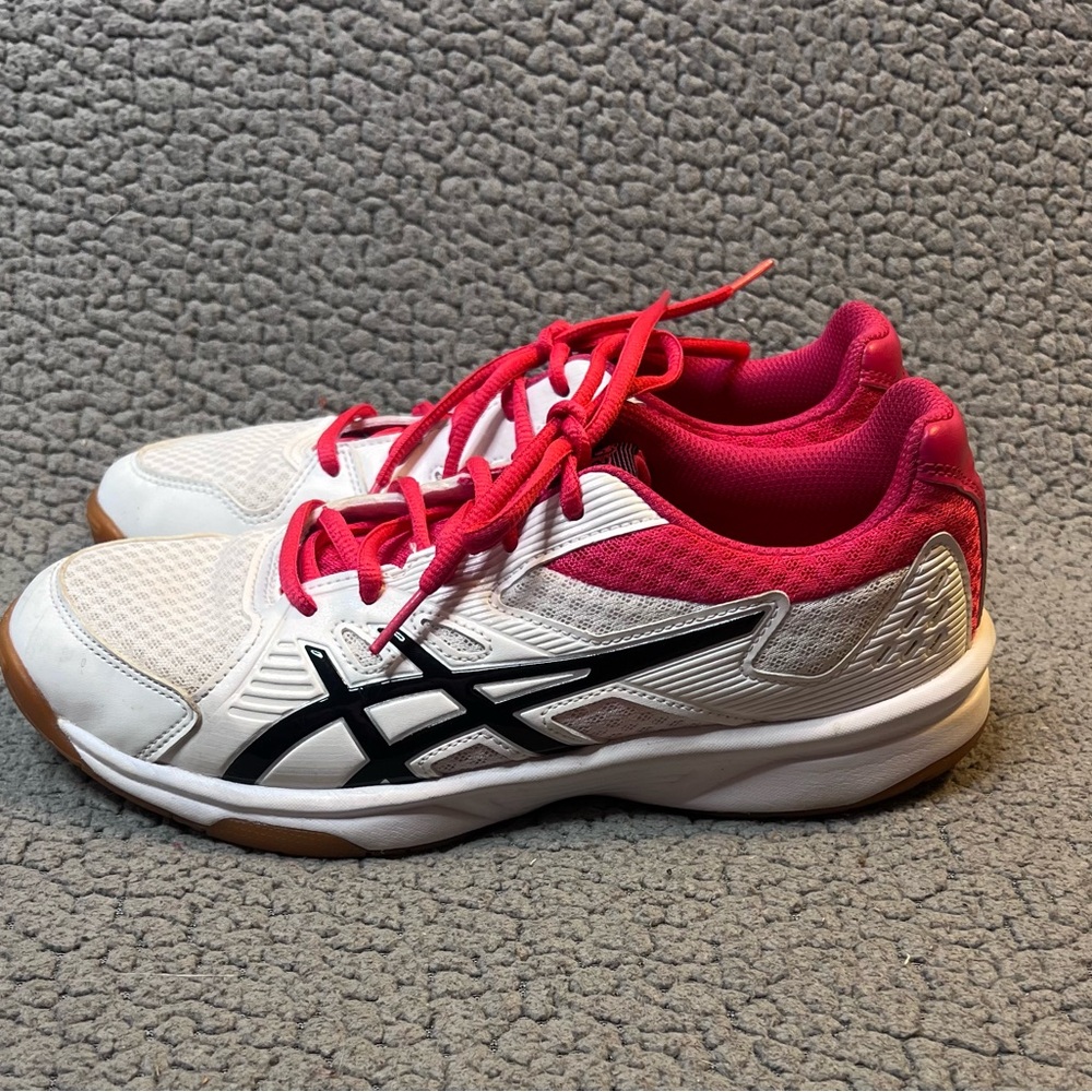 Asics Women's Upcourt 3 Indoor Court Shoes In White And Pixel Pink Size 9